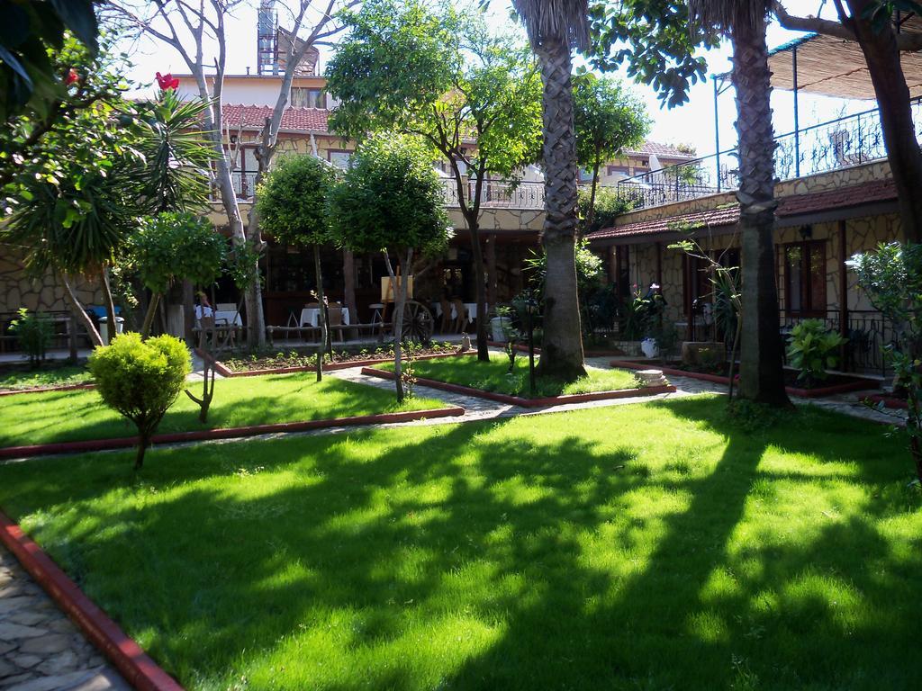 Poseidon Hotel Side Exterior photo